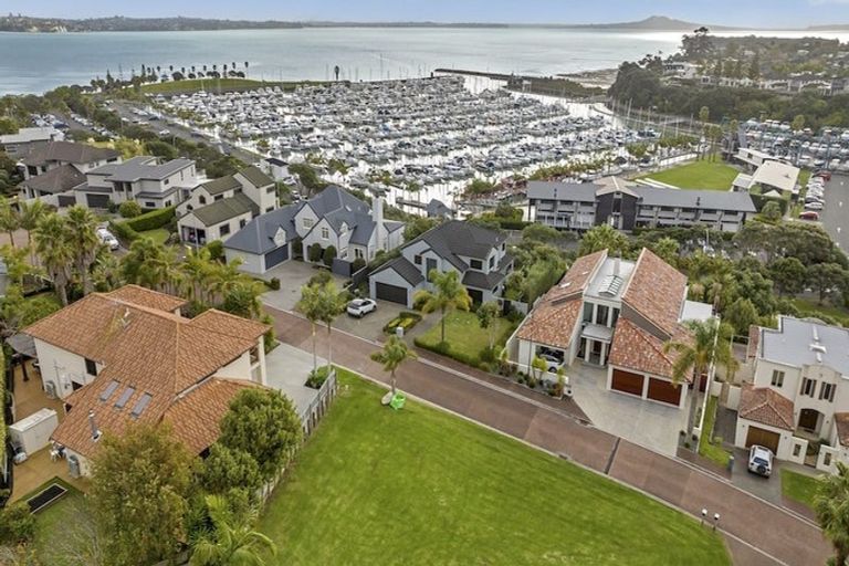 Photo of property in 22 Tui Brae, Beachlands, Auckland, 2018