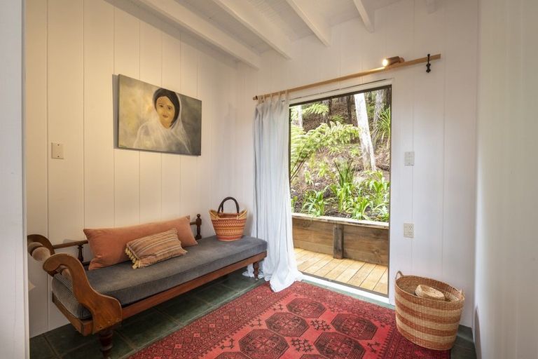 Photo of property in 16 Major Bridge Drive, Russell, 0272