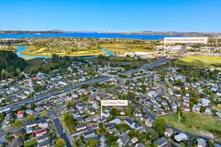 Photo of property in 1/14 Doone Place, Massey, Auckland, 0614