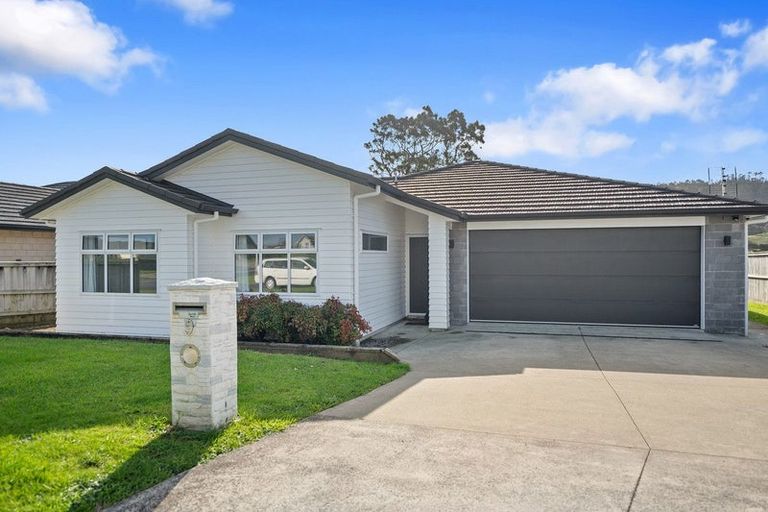 Photo of property in 9 Josh Road, Huapai, Kumeu, 0810