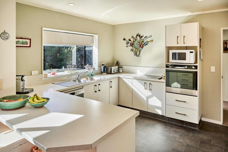 Photo of property in 26 Musket Lane, Whitby, Porirua, 5024