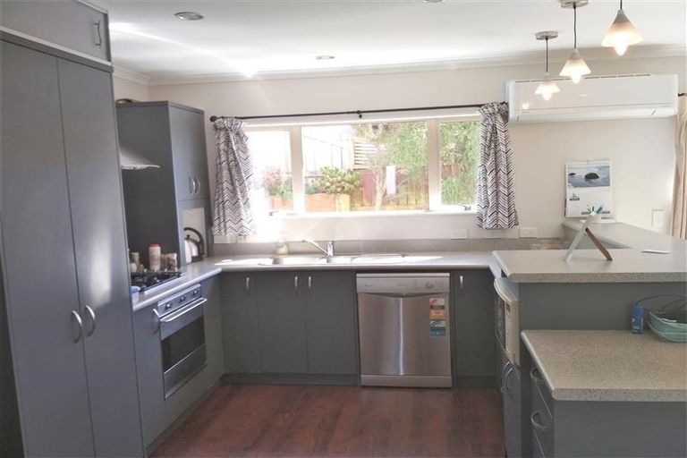 Photo of property in 78 Erlestoke Crescent, Churton Park, Wellington, 6037