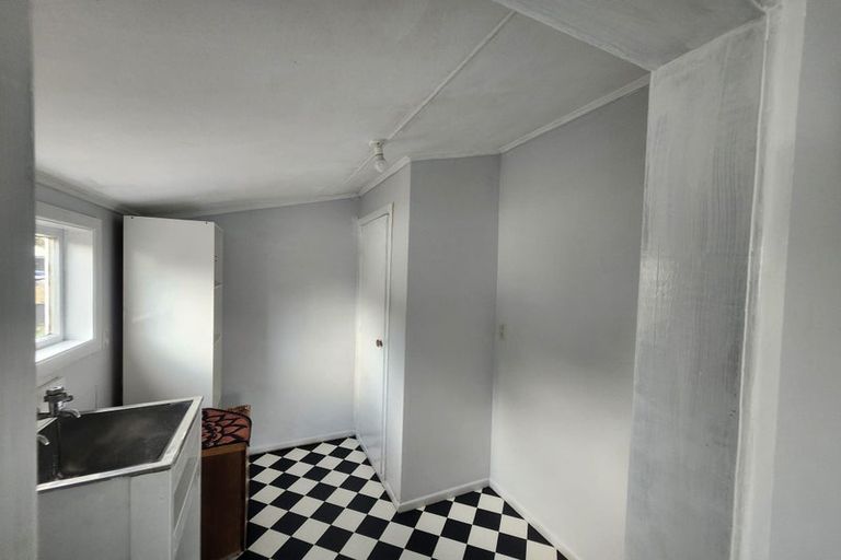 Photo of property in 2 Tawhiti Road, Hawera, 4610