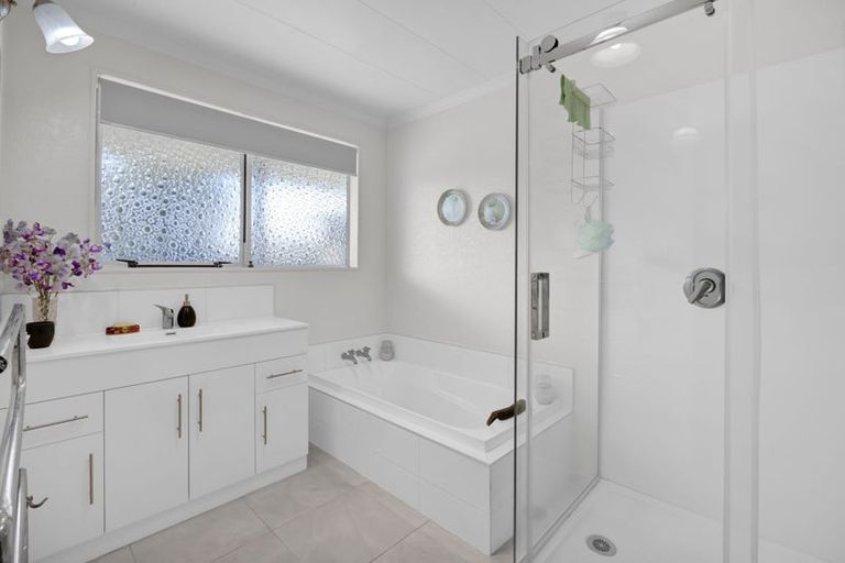 Photo of property in 5 Flint Road West, Stratford, 4332