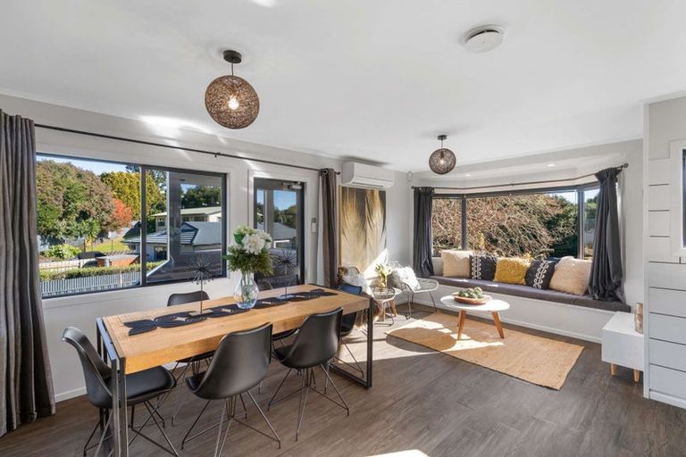 Photo of property in 16 Rossiter Avenue, Waiuku, 2123