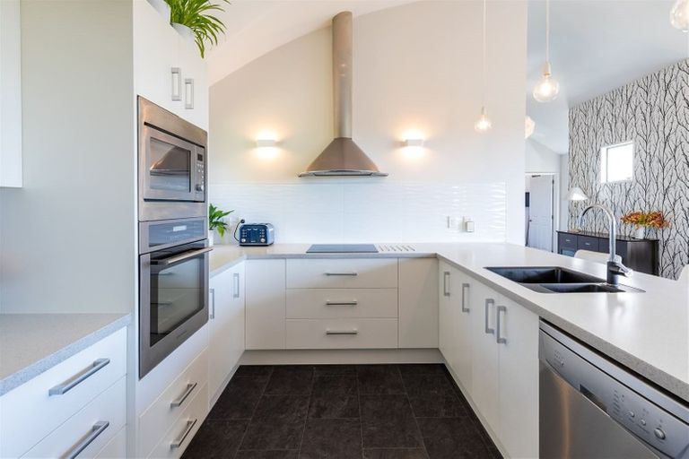 Photo of property in 15 Gunns Crescent, Cashmere, Christchurch, 8022