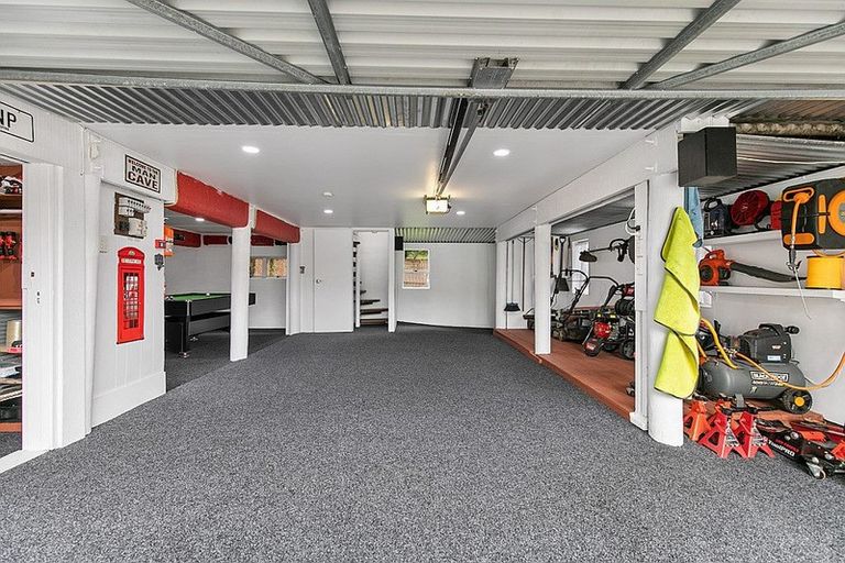 Photo of property in 29 Wirihana Road, Titirangi, Auckland, 0604