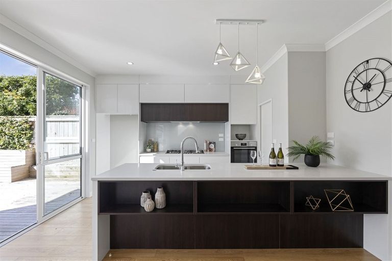 Photo of property in 6 Coote Way, Kumeu, 0810