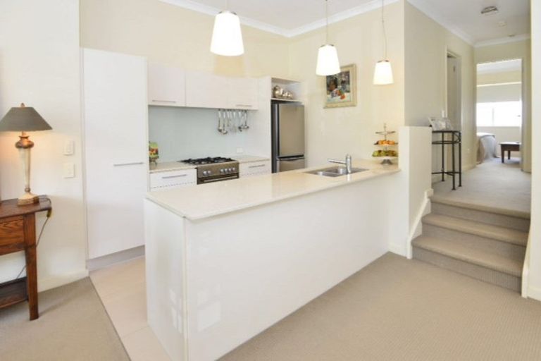 Photo of property in 18 Parkside Drive, Orewa, 0931