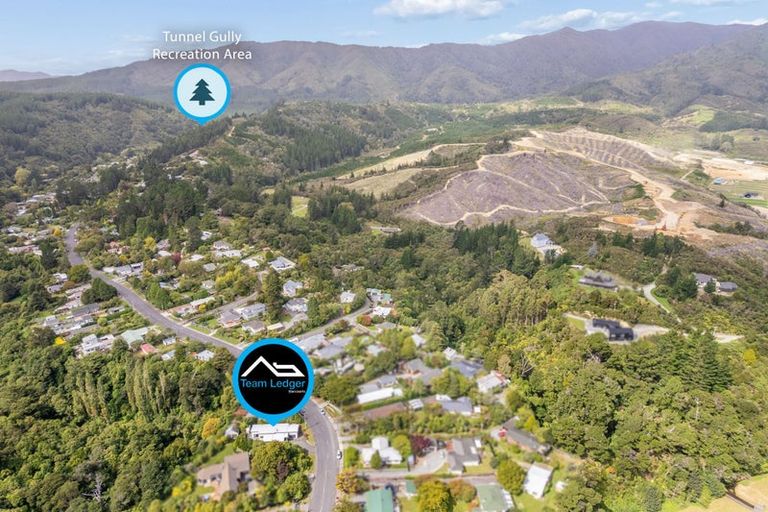 Photo of property in 65 Plateau Road, Te Marua, Upper Hutt, 5018