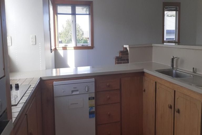 Photo of property in 33 Sturges Road, Henderson, Auckland, 0612