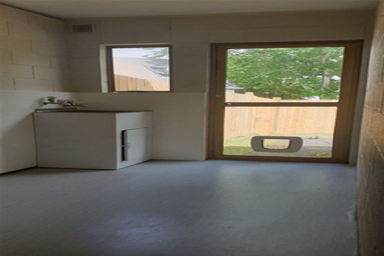 Photo of property in 2/81 Stredwick Drive, Torbay, Auckland, 0630