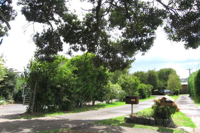 Photo of property in 26 Heath Avenue, Northcote, Auckland, 0627