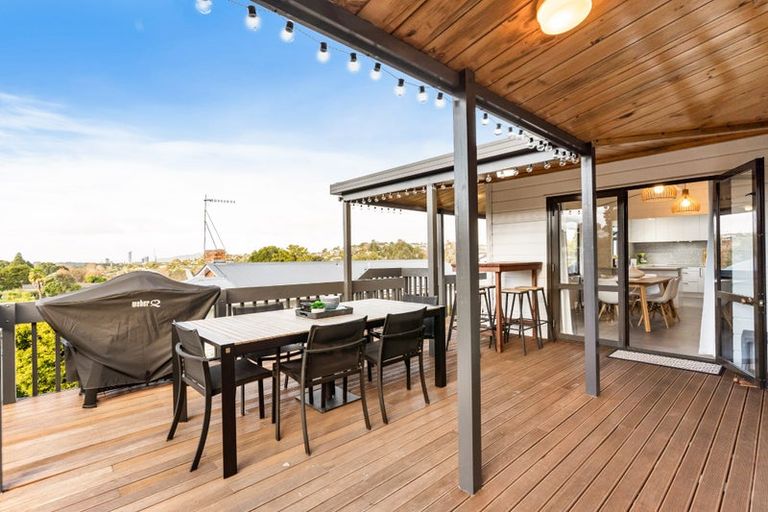 Photo of property in 32 Mcdowell Crescent, Hillcrest, Auckland, 0627