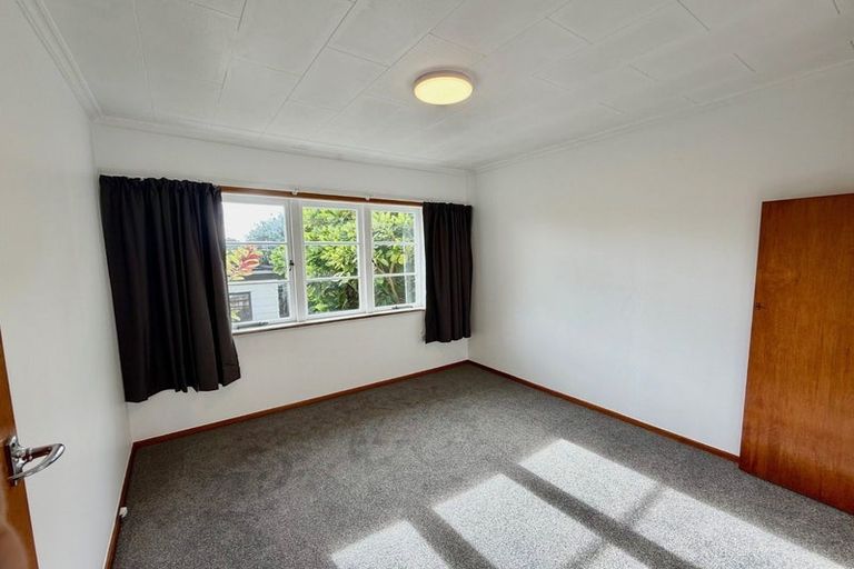 Photo of property in 56 Christmas Road, Manurewa, Auckland, 2102