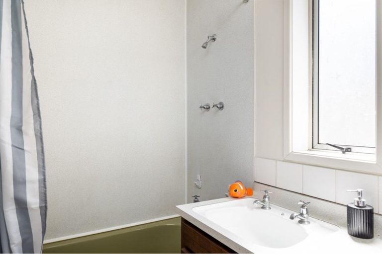 Photo of property in 4/10 Lane Street, Woolston, Christchurch, 8023