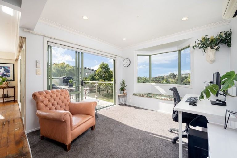 Photo of property in 30 Kiteroa Terrace, Rothesay Bay, Auckland, 0630