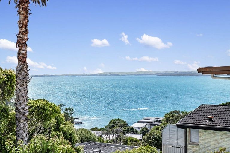 Photo of property in 5 Midway Avenue, Castor Bay, Auckland, 0620