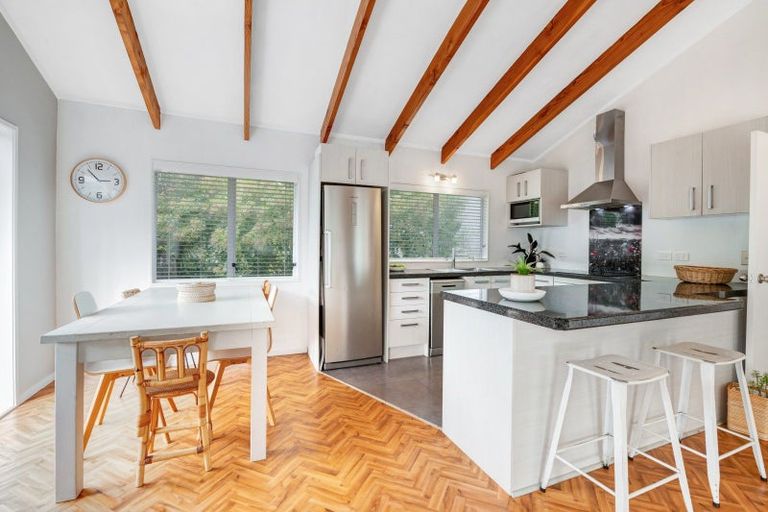 Photo of property in 29 Shadon Place, Stanmore Bay, Whangaparaoa, 0932