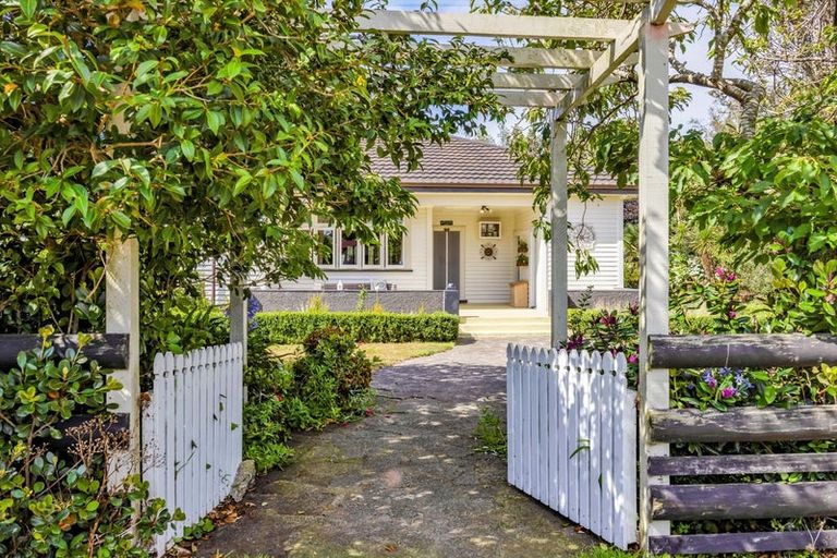 Photo of property in 1170a South Road, Manaia, 4678