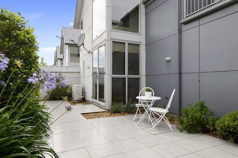 Photo of property in 2/1010 Colombo Street, St Albans, Christchurch, 8014