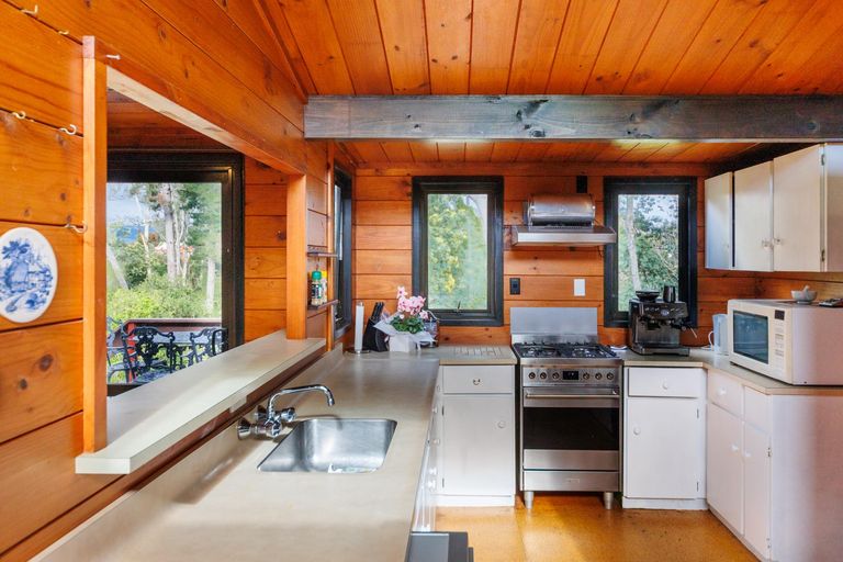 Photo of property in 5 Fernwood Place, Fitzherbert, Palmerston North, 4410