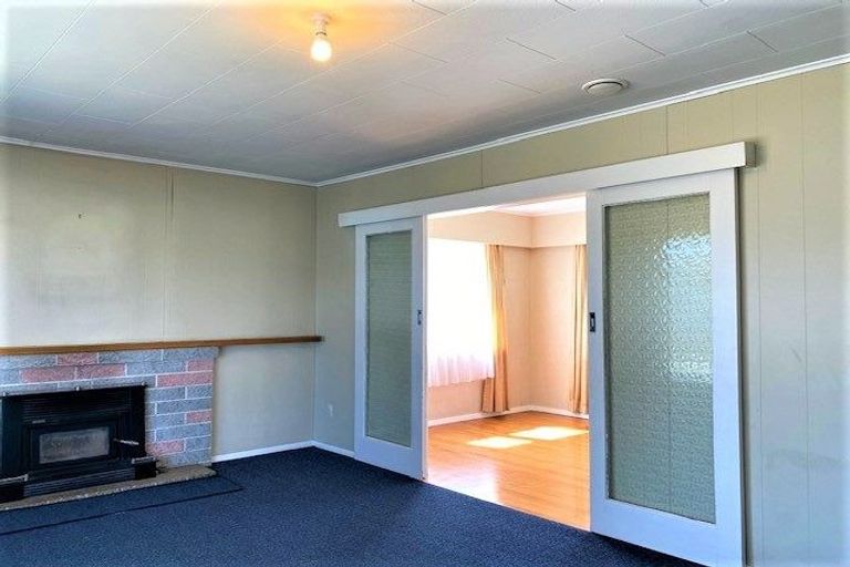 Photo of property in 62 Russell Road, Wainuiomata, Lower Hutt, 5014