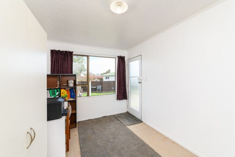 Photo of property in 33 Escort Grove, Awapuni, Palmerston North, 4412