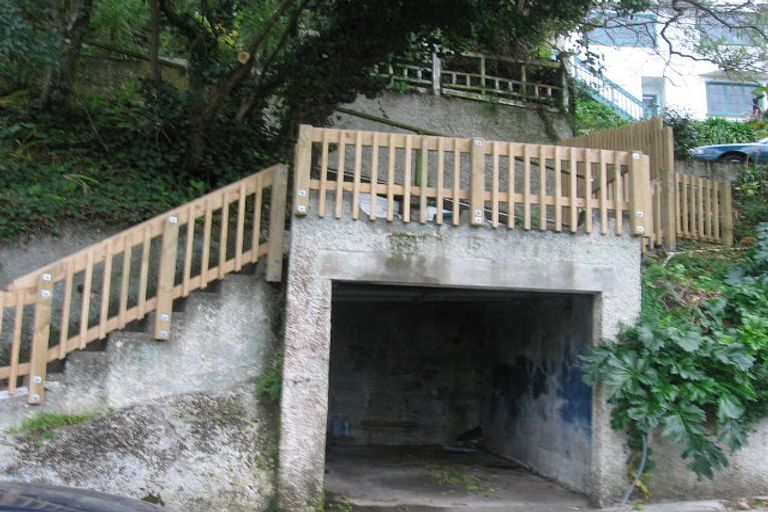 Photo of property in 15 Northland Road, Northland, Wellington, 6012