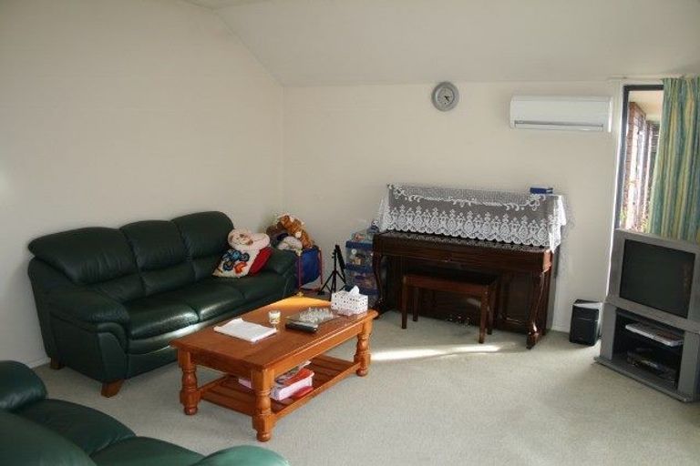 Photo of property in 35a Euston Street, Riccarton, Christchurch, 8041