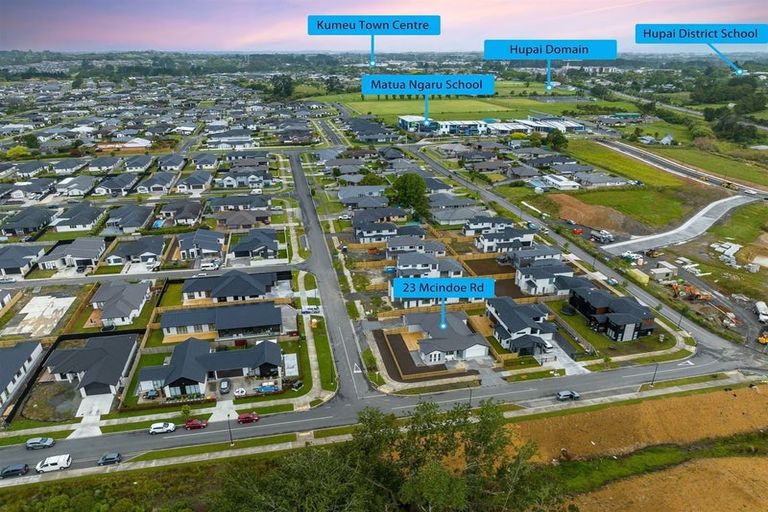 Photo of property in 23 Mcindoe Road, Kumeu, 0810