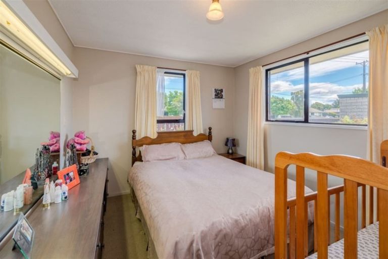 Photo of property in 1/208 Grimseys Road, Redwood, Christchurch, 8051