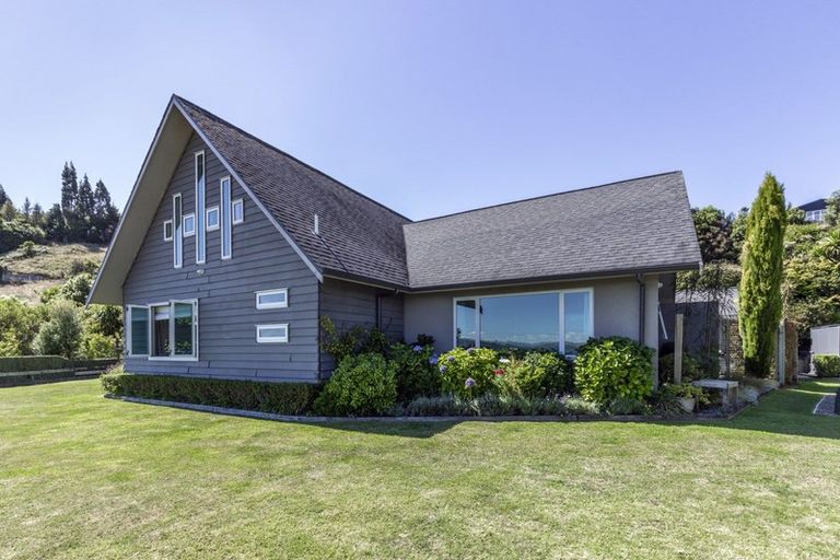 Photo of property in 107 Hill View Drive, Acacia Bay, Taupo, 3385