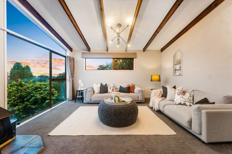 Photo of property in 30 Meadowvale Avenue, Forrest Hill, Auckland, 0620