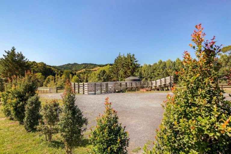 Photo of property in 102h Moumoukai Road, Hunua, 2583