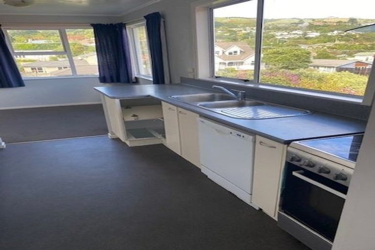 Photo of property in 35a Ranui Terrace, Tawa, Wellington, 5028