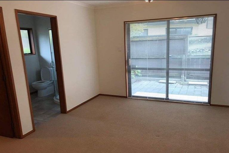 Photo of property in 11a Montgomery Terrace, Hokowhitu, Palmerston North, 4410