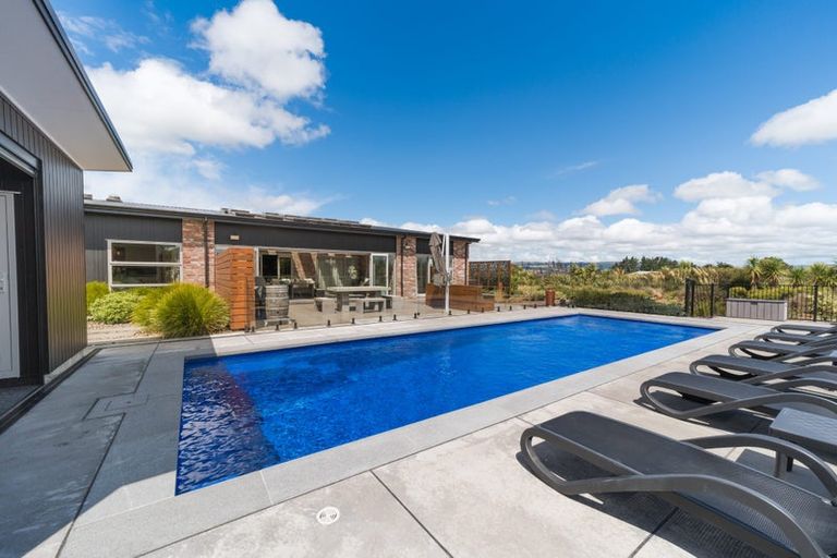 Photo of property in 9 Paterson Lane, Kelvin Grove, Palmerston North, 4470