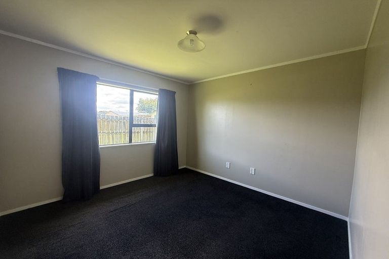 Photo of property in 13 Pyle Road West, One Tree Point, 0118