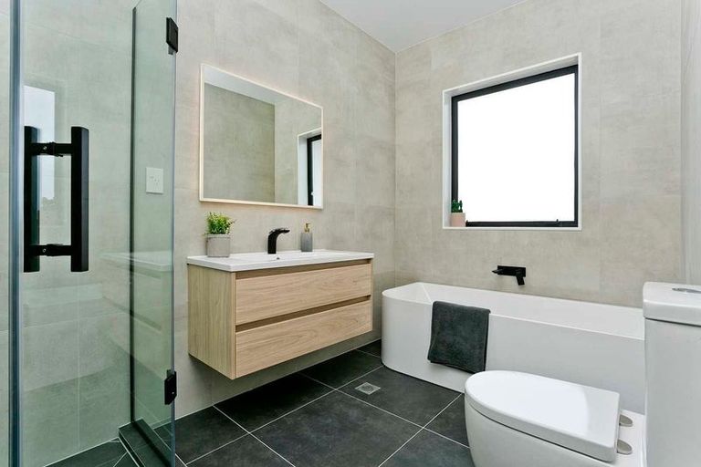 Photo of property in 18 Surf View Crescent, Red Beach, 0932