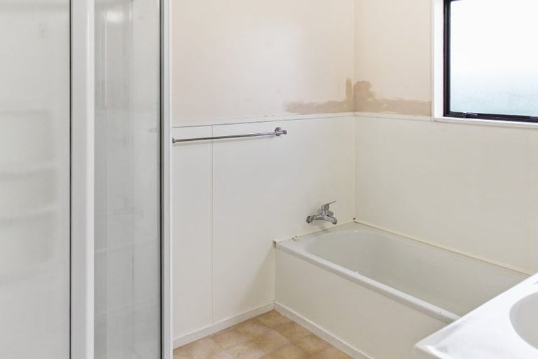 Photo of property in 18 Peter Hall Drive, Kelvin Grove, Palmerston North, 4414