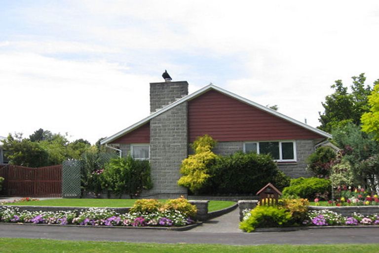 Photo of property in 20 Eglinton Street, Avondale, Christchurch, 8061