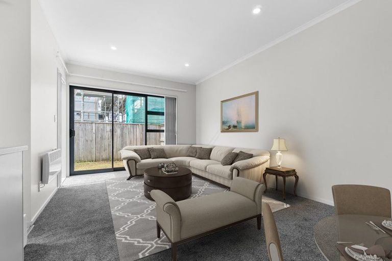 Photo of property in 28 Lili Chen Way, Mangere Bridge, Auckland, 2022