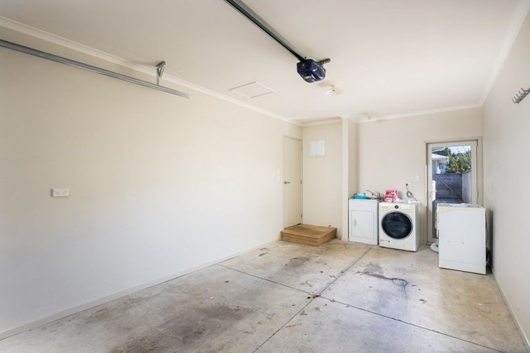 Photo of property in 44 Belt Road, Moturoa, New Plymouth, 4310