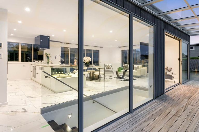 Photo of property in 35a Seaview Avenue, Northcote, Auckland, 0627