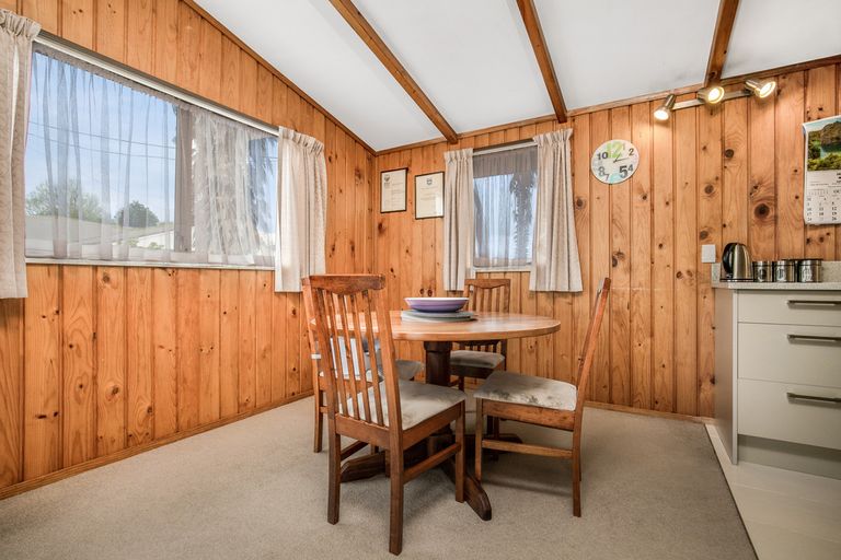 Photo of property in 67b Manuroa Road, Takanini, 2112