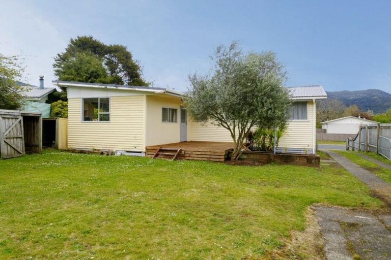 Photo of property in 21 Runuku Grove, Turangi, 3334