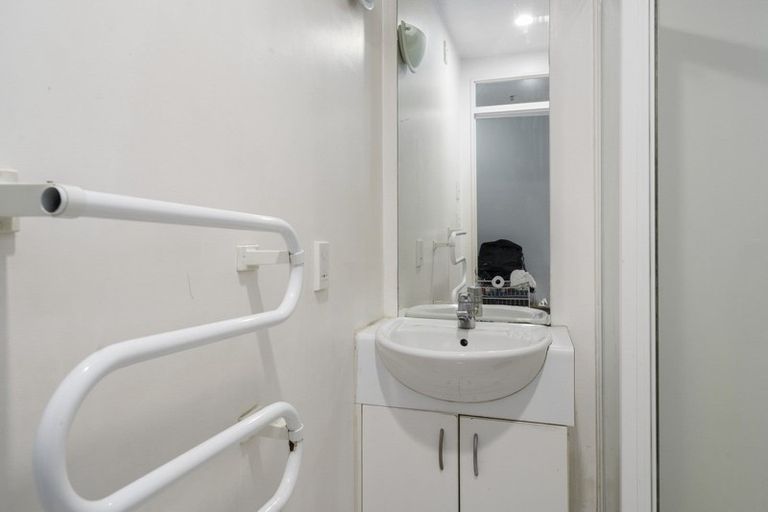 Photo of property in Terrace Garden Apartments, 12a/120 The Terrace, Wellington Central, Wellington, 6011