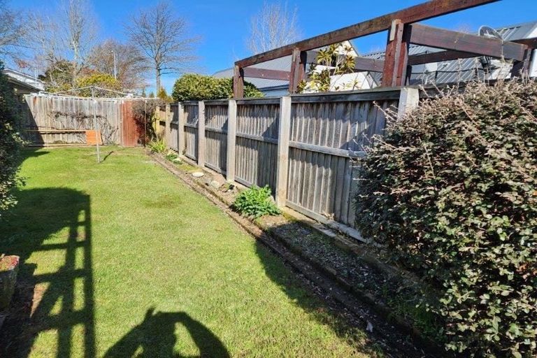 Photo of property in 1/1 Guinness Crescent, Ilam, Christchurch, 8041
