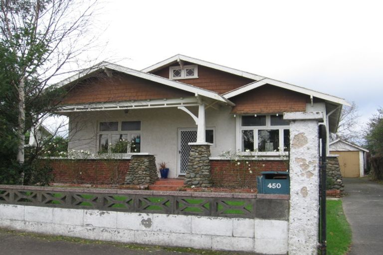 Photo of property in 450 Featherston Street, Palmerston North, 4414